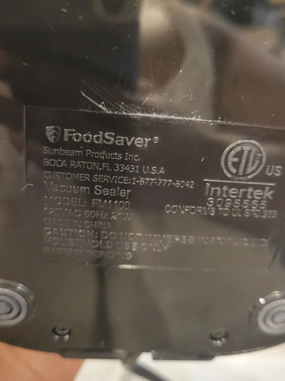FoodSaver FM1100 Vacuum Sealer System with Fresh Containers & Accessories